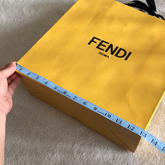 Classic Fendi Shopper - Picture 9 of 11
